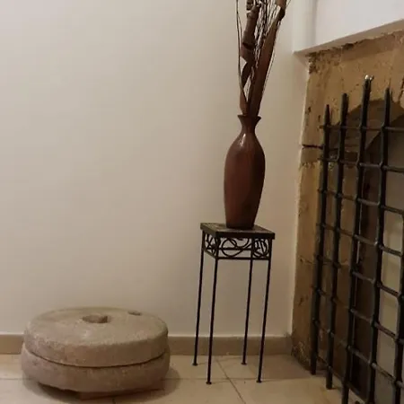 Larrys Castle A/c Studio * Limassol